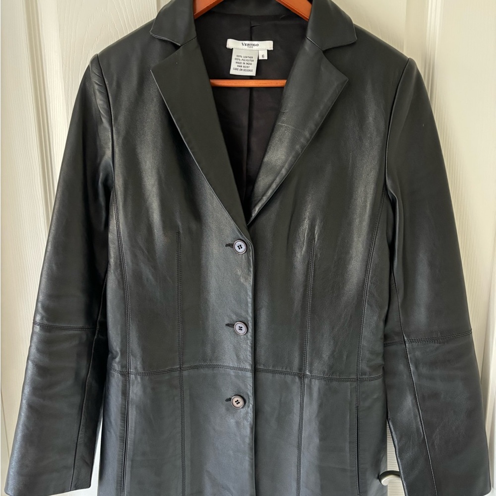 100% REAL soft leather jacket. NEW! Never wears. Chic and classic.
